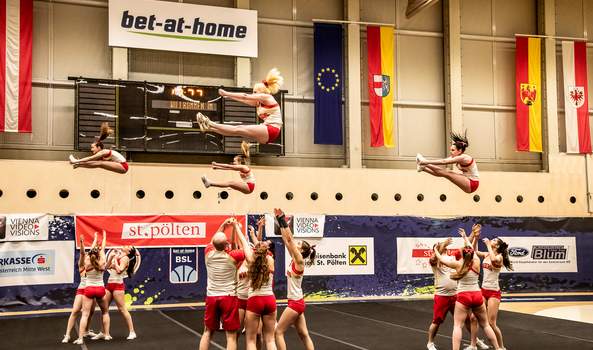 Invaders Cheerleader holen sich zweimal Niederösterreichischen Landesmeistertitel