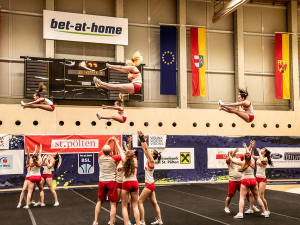Invaders Cheerleader holen sich zweimal Niederösterreichischen Landesmeistertitel