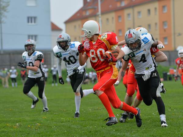 Invaders bleiben zuhause ungeschlagen