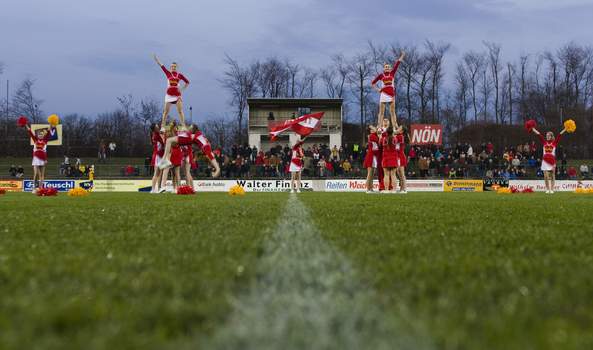 Cheer'in Vaders erfreuten SKN Publikum