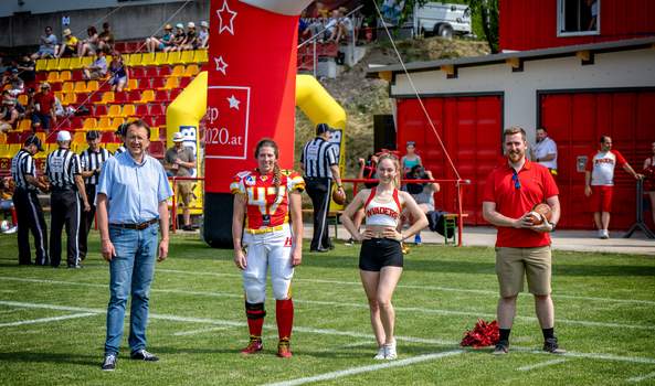 Publikumspremiere am Invaders Field