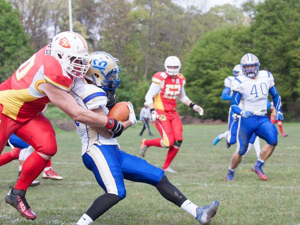 Monarchen auch auswärts zu stark